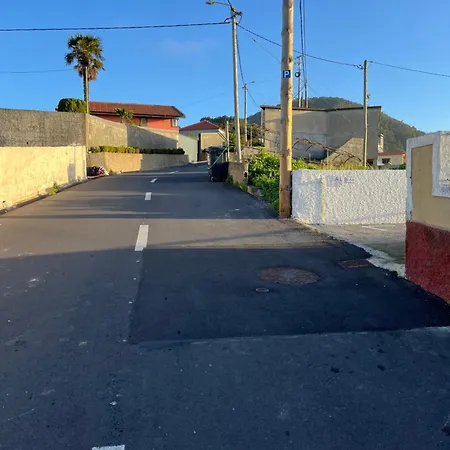 Tropical House בית נופש *